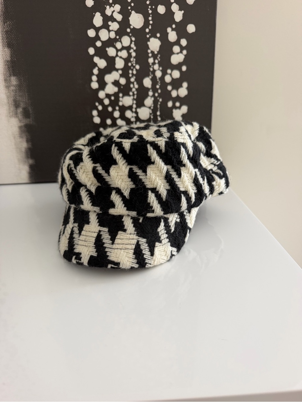 New York & Company Black and White Houndstooth Baker Boy Cap